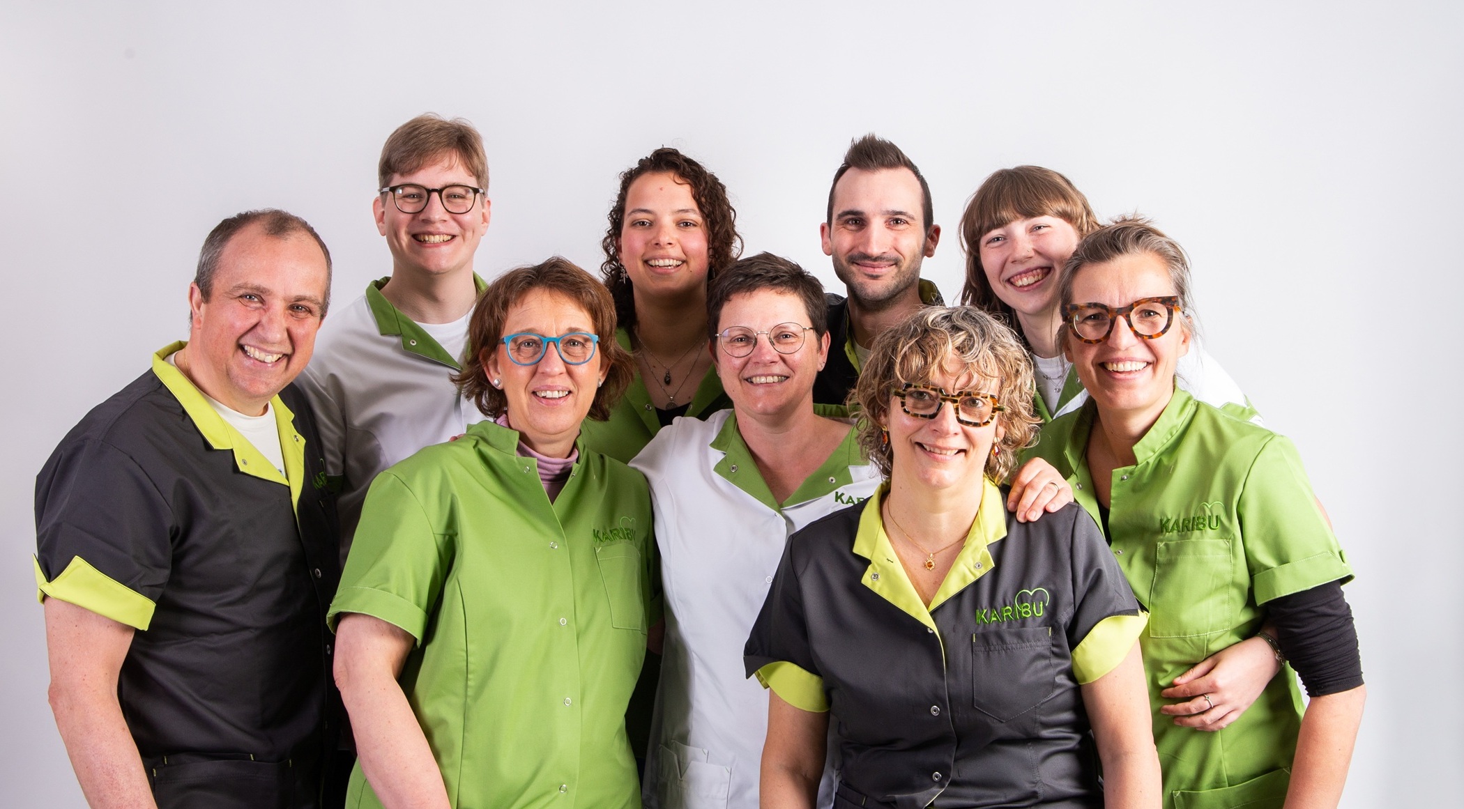 Maak kennis met ons toegewijde team van dierenartsen en assistenten. 